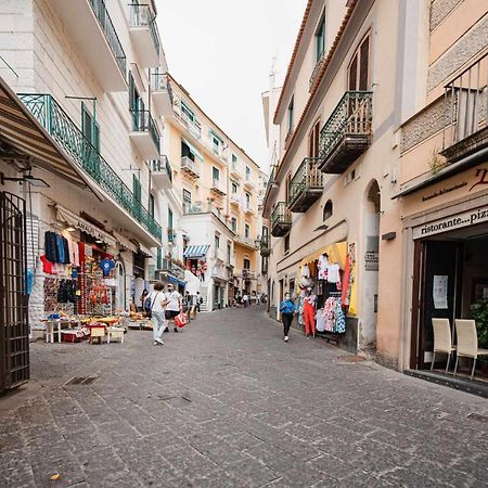 شقة White Amalfi Centro Storico By Italianhost المظهر الخارجي الصورة